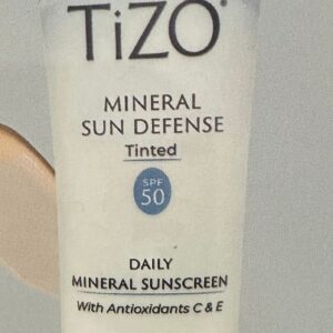 Daily sunscreen with antioxidants C and E